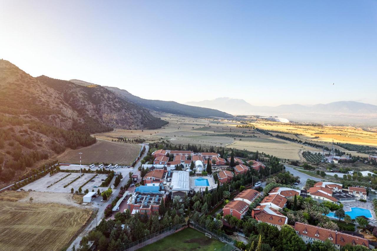 فندق سبا كولوساد ترمال Karahayit  المظهر الخارجي الصورة Aerial view of the campus